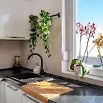 شقة Amazing In With Kitchen *