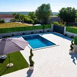 Amazing In With Kitchen شقة *