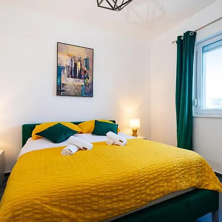 Amazing In With Kitchen