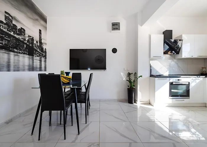 Apartment Amazing In With Kitchen