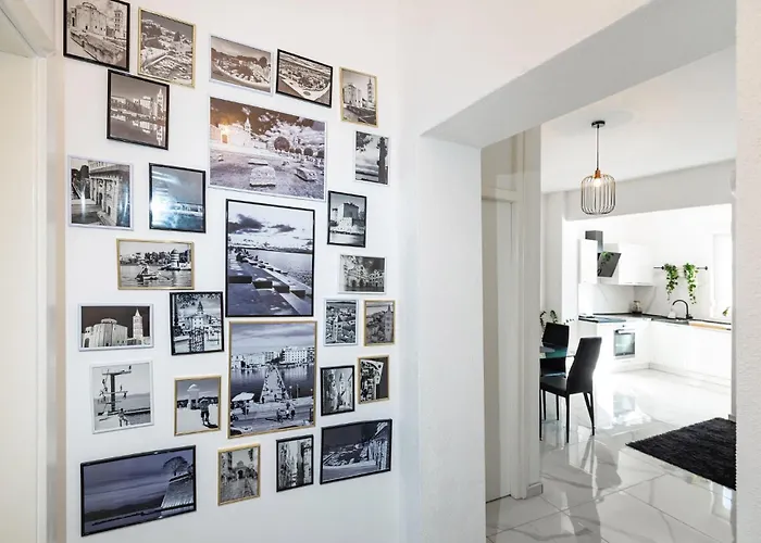 Amazing In With Kitchen *