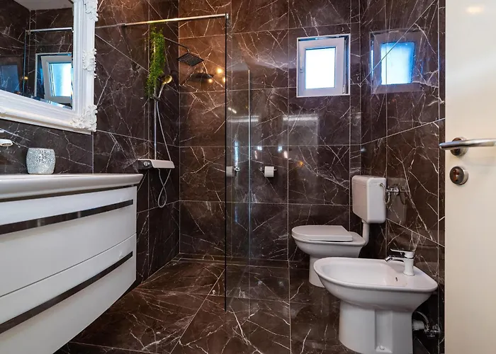 Апартаменты Amazing In With Kitchen *