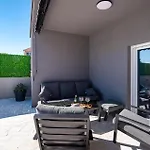 Stunning In Apartament *