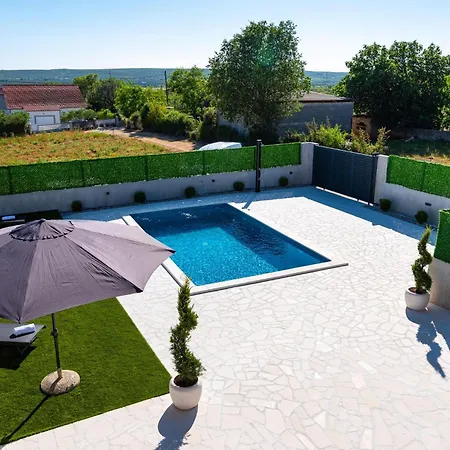 Amazing In With Kitchen Apartman *