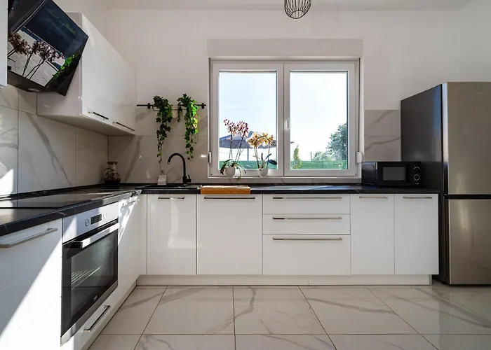 아파트 Amazing In With Kitchen