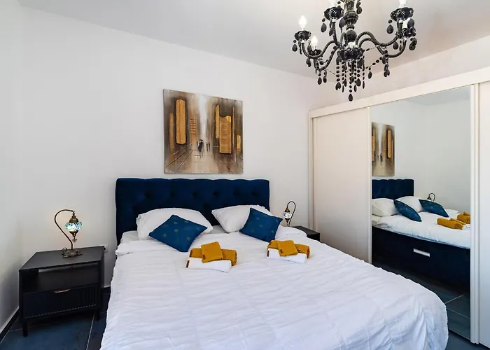 Amazing In With Kitchen